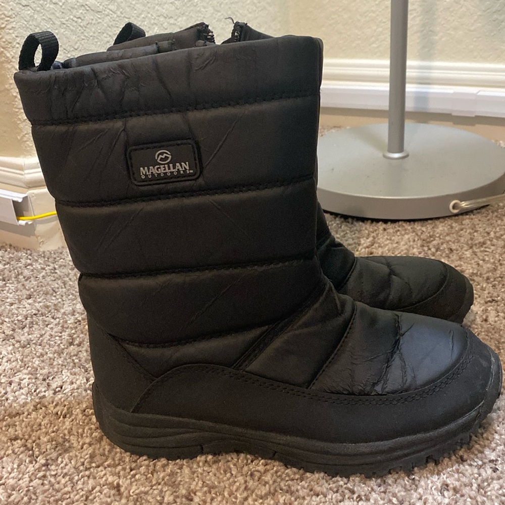 ***MOVING SALE*** Magellan Outdoors boots Make ANY offer